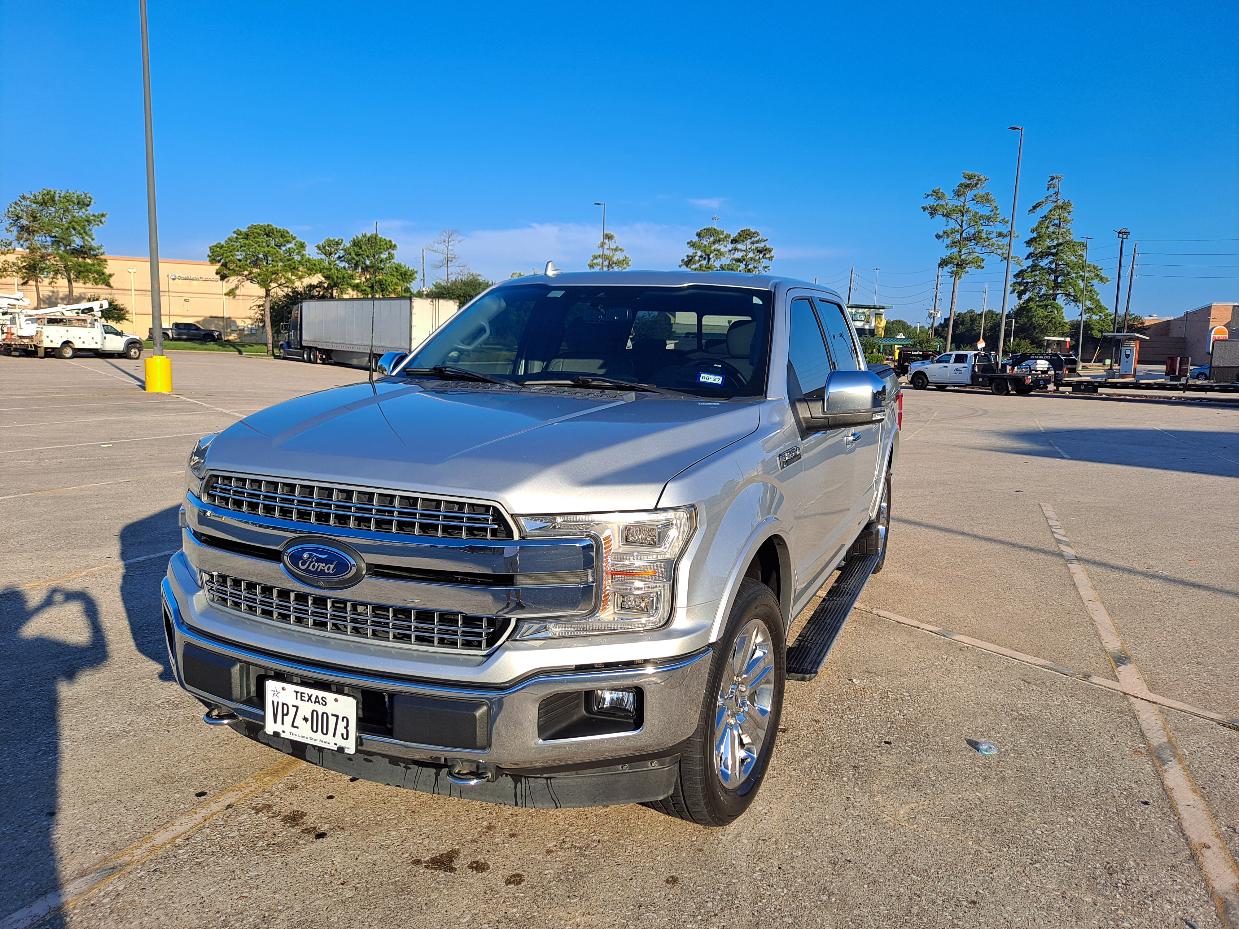 Used 2019 Ford F150 Lariat w/ Equipment Group 502A Luxury AWD/4WD image 4