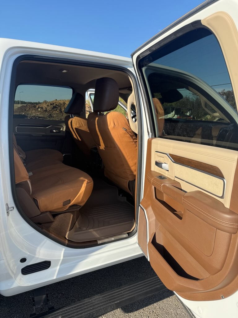 Used 2022 RAM 3500 Laramie AWD/4WD image 16