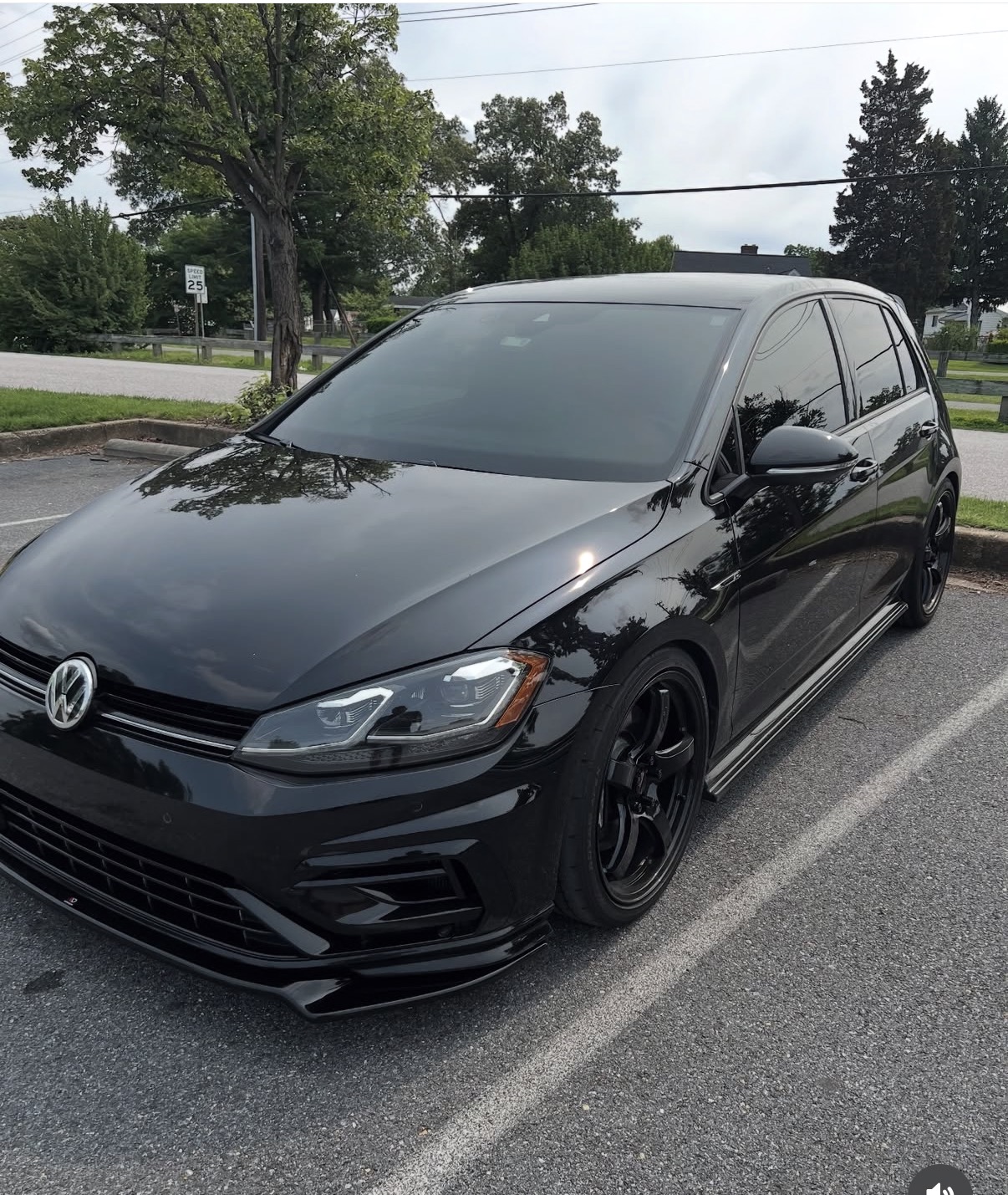 Used 2019 Volkswagen Golf 4-Door AWD/4WD image 1