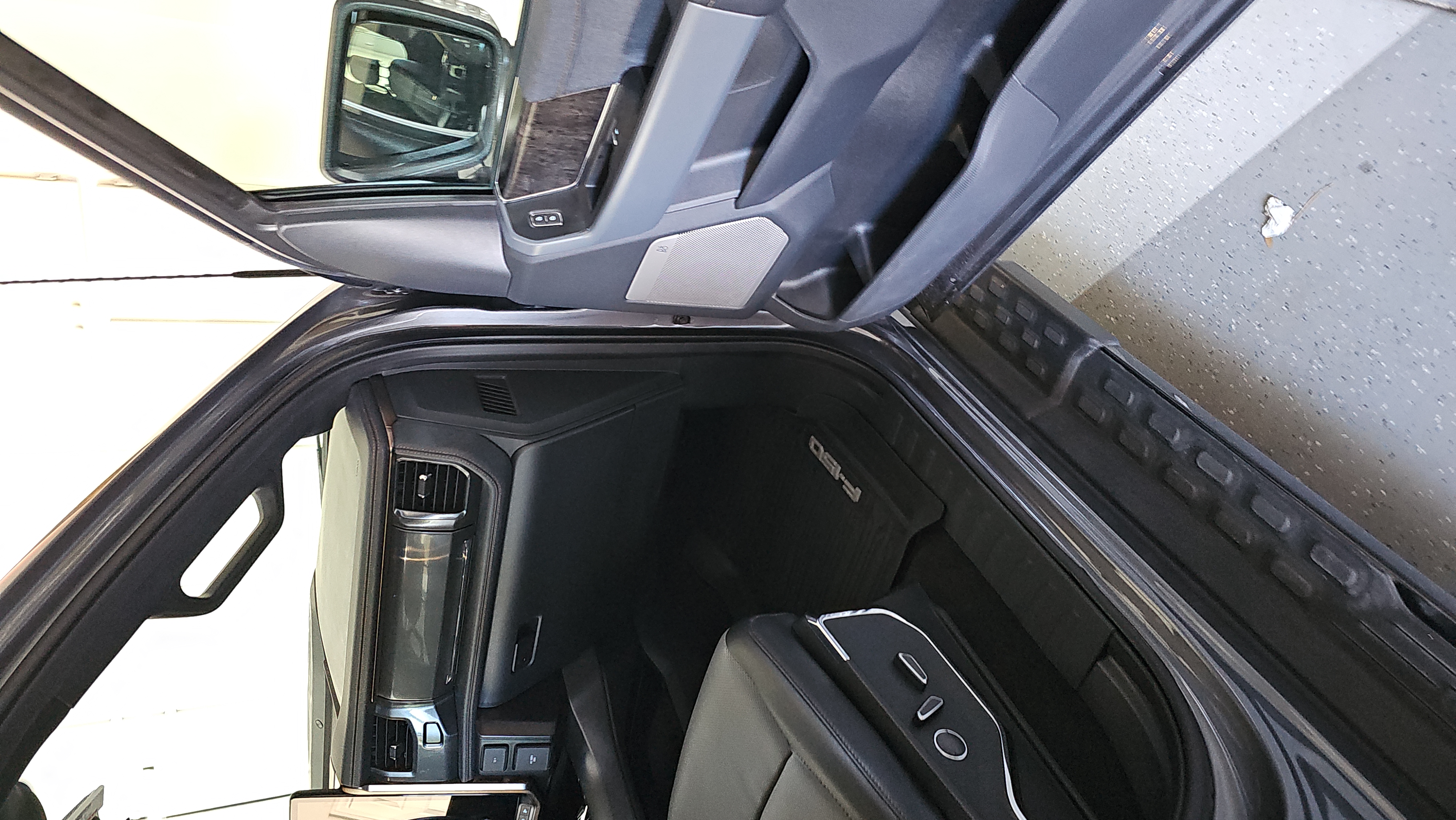 Used 2022 Ford F150 Lightning Lariat AWD/4WD image 5