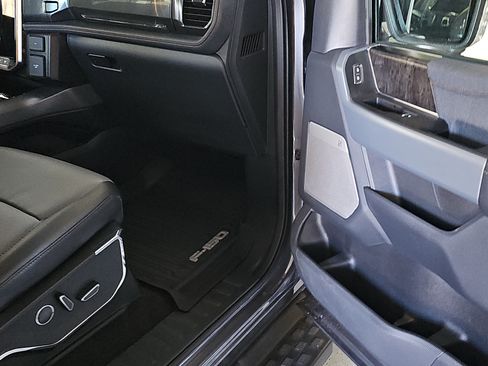 Used 2022 Ford F150 Lightning Lariat AWD/4WD image 5