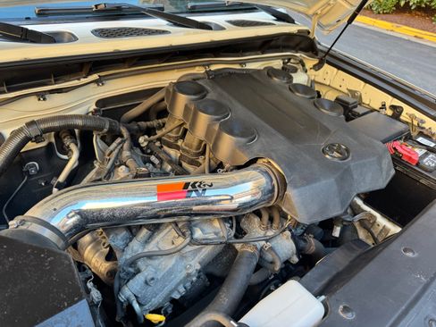 Used 2011 Toyota FJ Cruiser Sport Utility 2D image 26