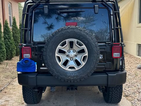 Used 2016 Jeep Wrangler Unlimited Rubicon w/ Connectivity Group image 6