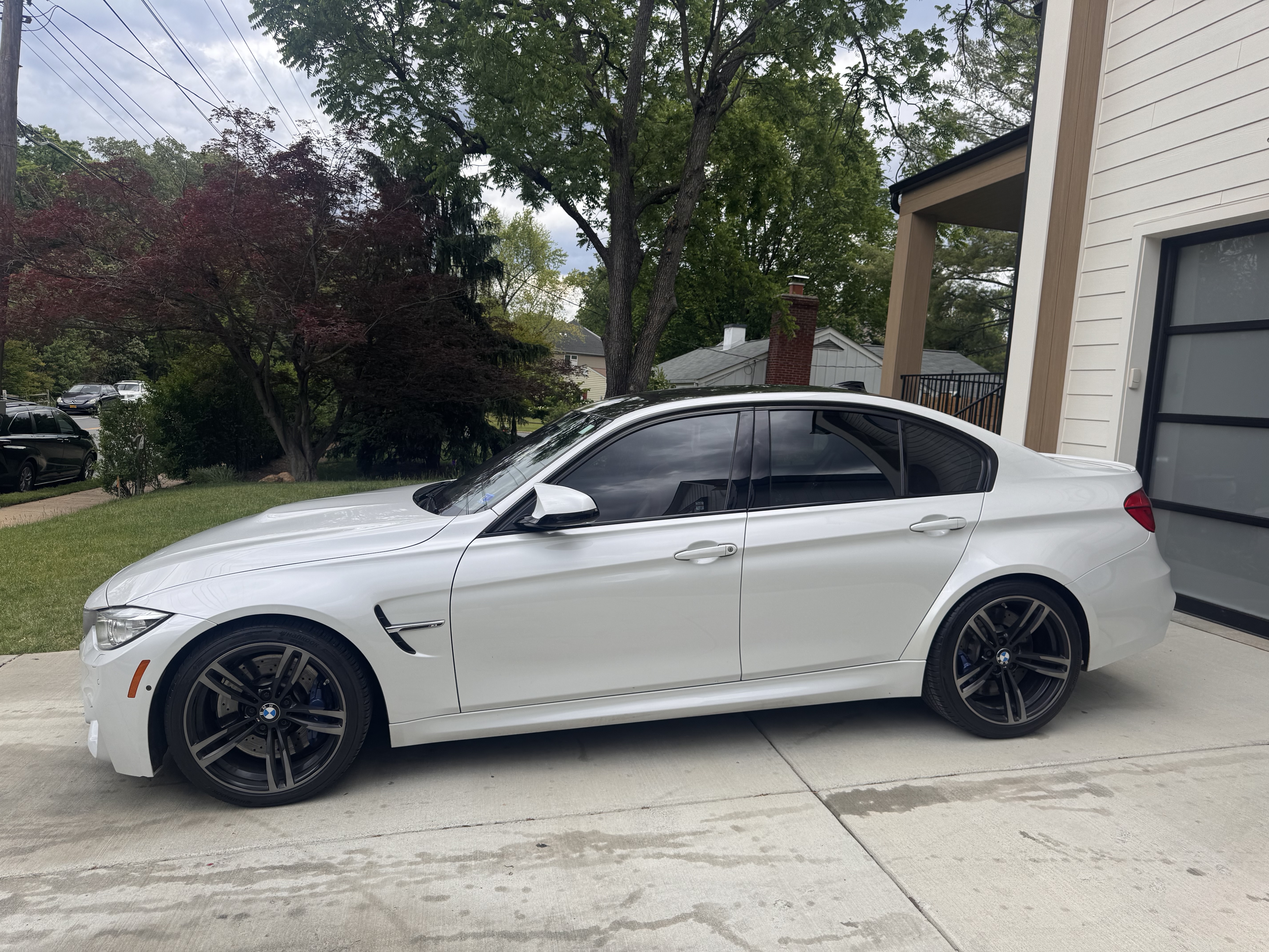 Used 2016 BMW M3 RWD image 1