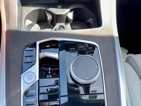 Used 2024 BMW X5 sDrive40i w/ Premium Package image 21