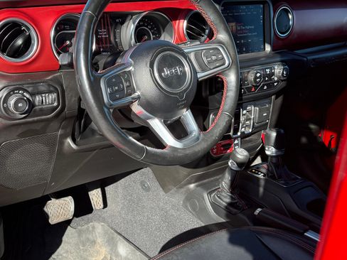 Used 2021 Jeep Wrangler Unlimited Rubicon w/ Xtreme Recon 35" Tire Package image 9