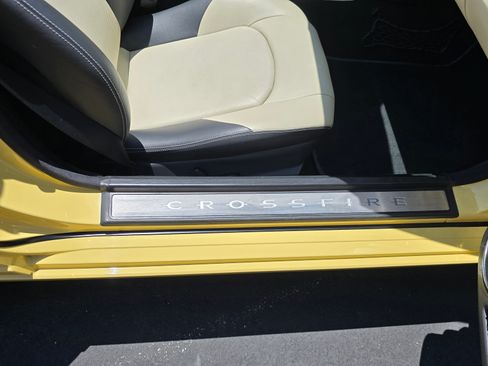 Used 2005 Chrysler Crossfire Limited RWD image 15