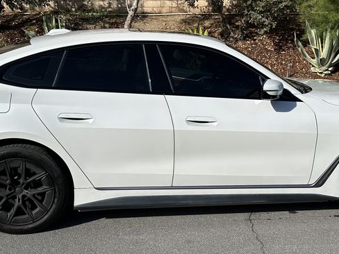 Used 2022 BMW i4 eDrive40 image 1