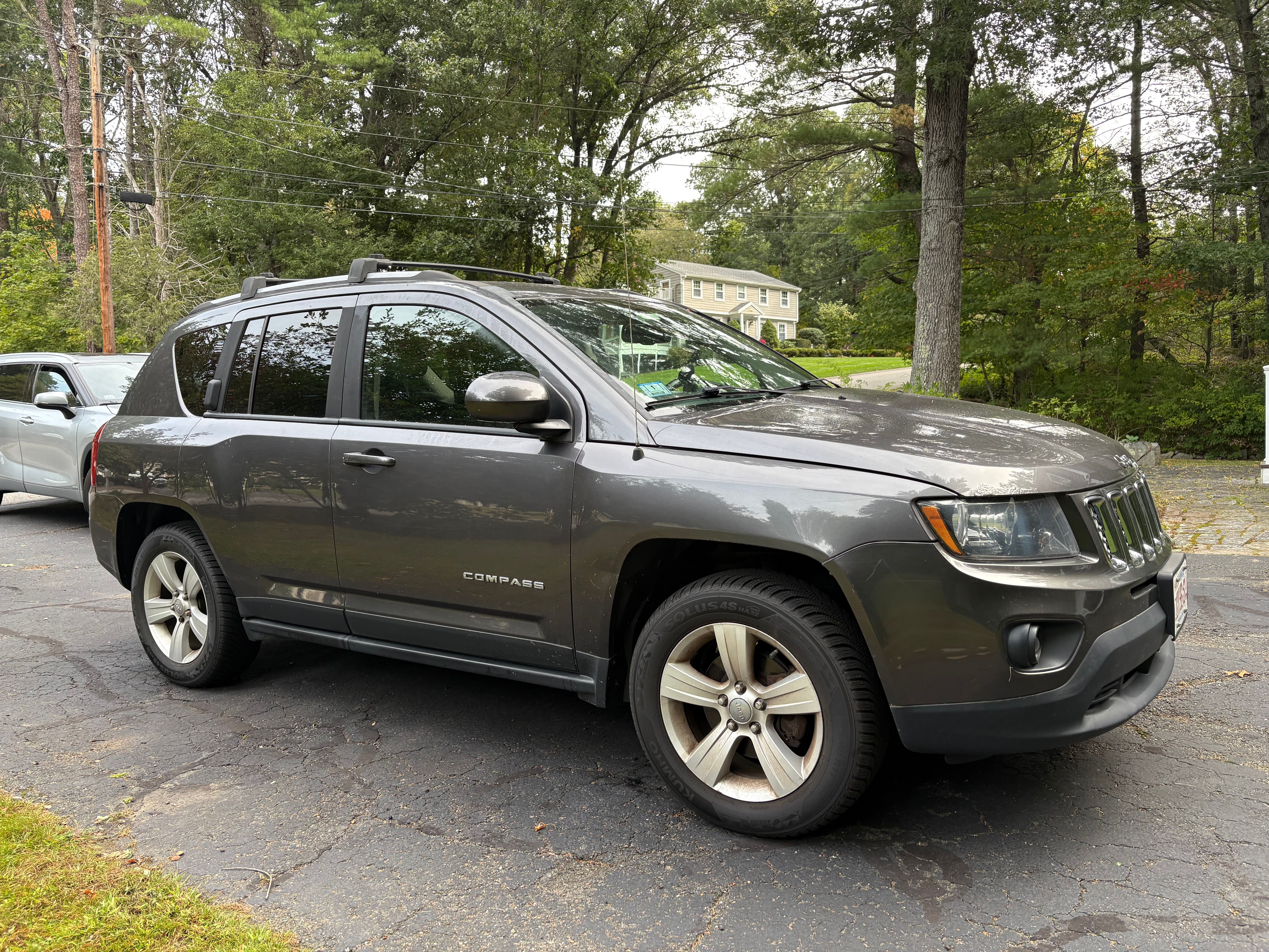 Used 2015 Jeep Compass Latitude AWD/4WD image 2