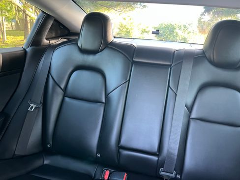 Used 2022 Tesla Model 3 image 15