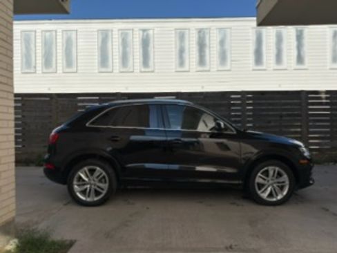 Used 2017 Audi Q3 2.0T Premium Plus w/ Premium Plus Package image 2