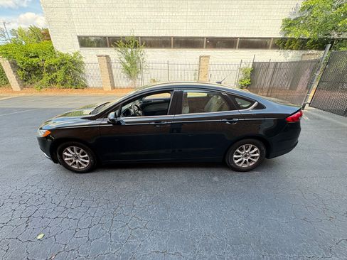 Used 2018 Ford Fusion S FWD image 2