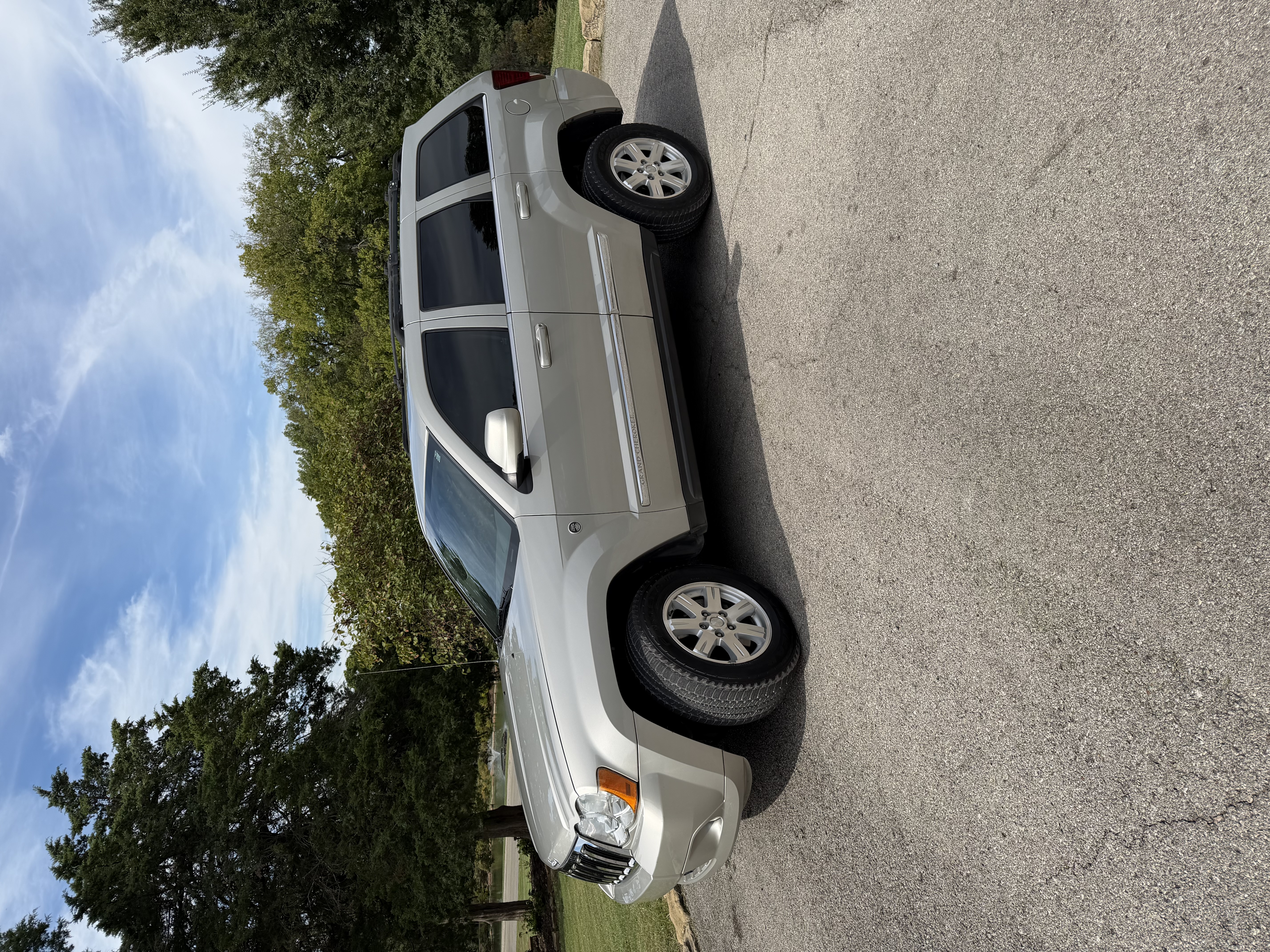 Used 2008 Jeep Grand Cherokee Limited w/ Trailer Tow Group IV AWD/4WD image 4
