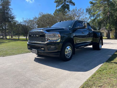 Used 2020 RAM 3500 Limited image 2