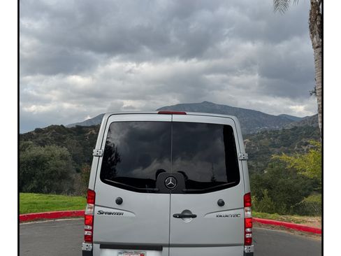 Used 2012 Mercedes-Benz Sprinter 2500 image 10