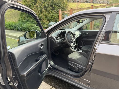 Used 2018 Jeep Compass Sport image 17
