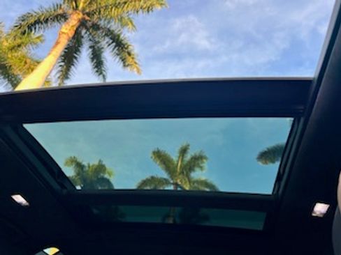 Used 2025 Land Rover Defender 110 V8 image 13