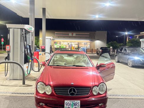 Used 2004 Mercedes-Benz CLK 320 Coupe image 8