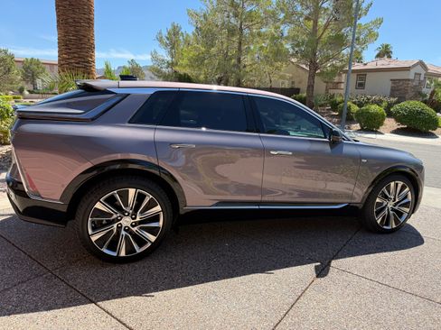 Used 2024 Cadillac Lyriq Luxury w/ Nappa Leather Package AWD/4WD image 5