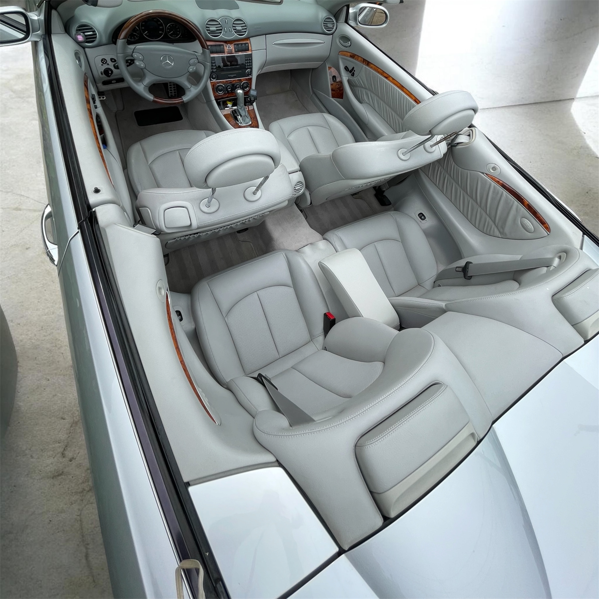 Used 2005 Mercedes-Benz CLK 320 Cabriolet image 9