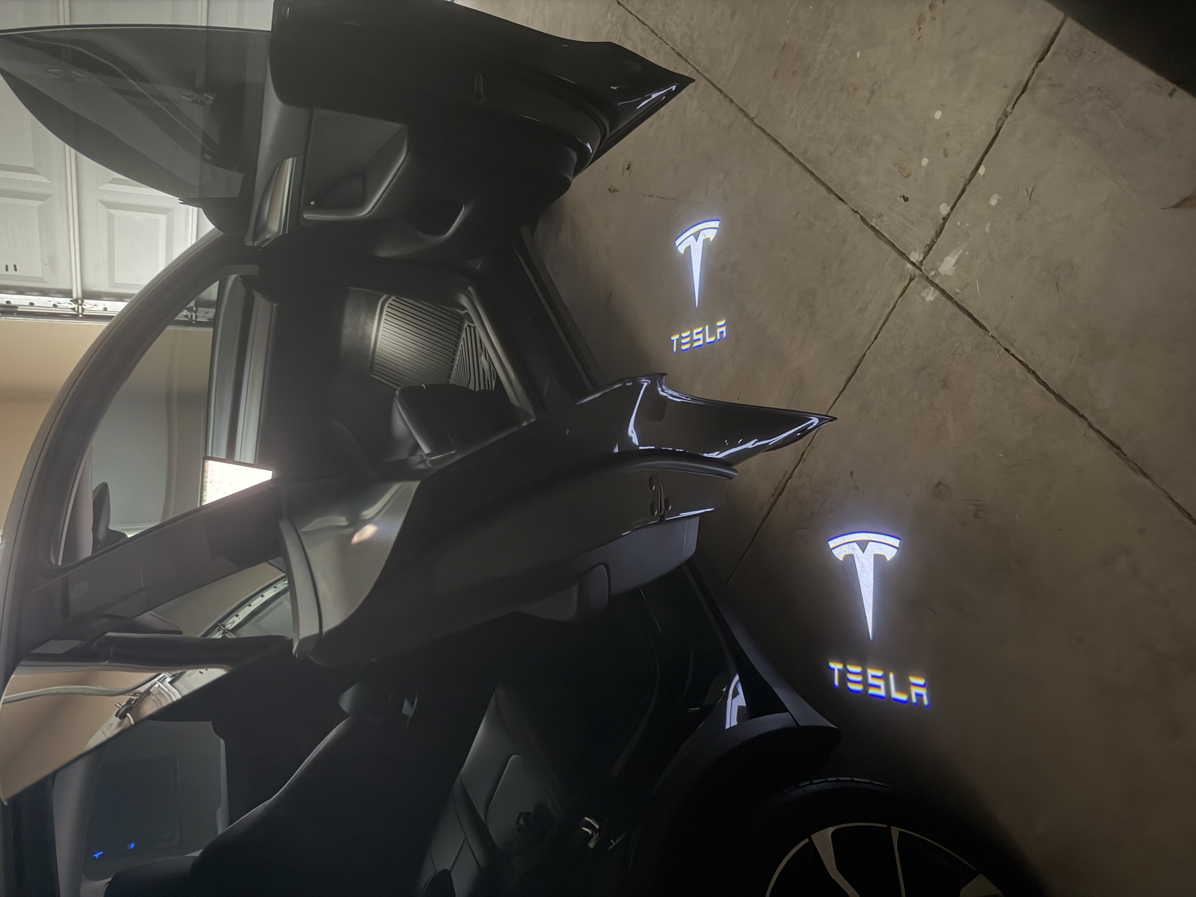Used 2023 Tesla Model Y Long Range AWD/4WD image 23