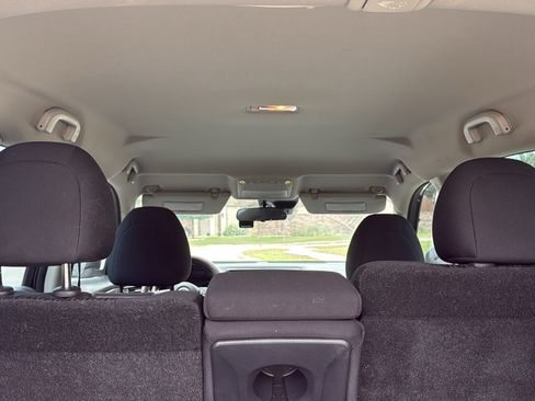 Used 2019 Nissan Rogue S AWD/4WD image 11