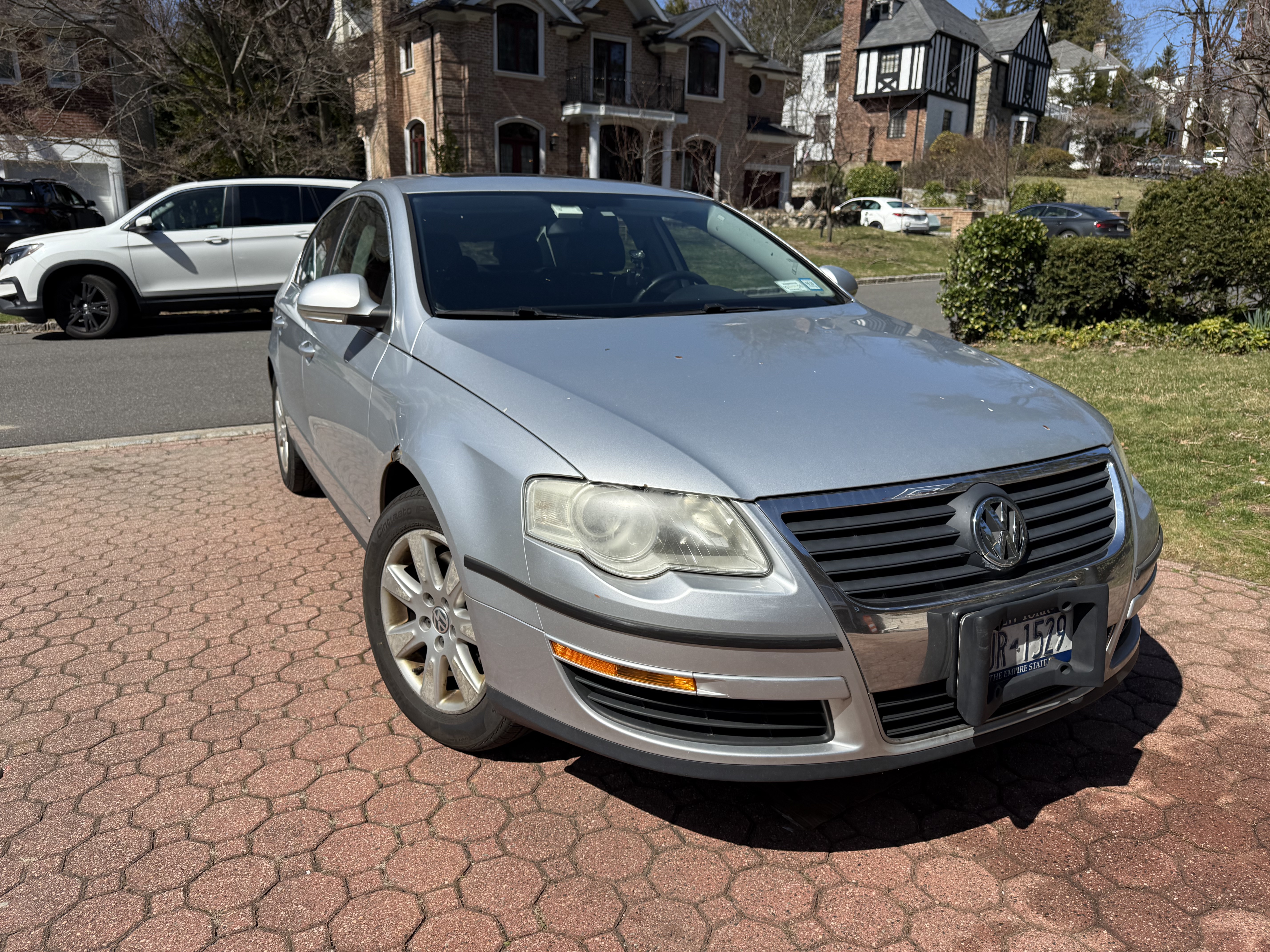 Used 2006 Volkswagen Passat Value Edition FWD image 1