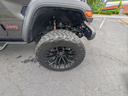 Used 2024 Jeep Gladiator Mojave image 26