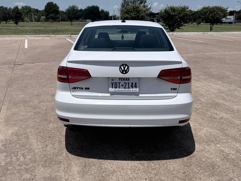 Used 2015 Volkswagen Jetta SE FWD image 4