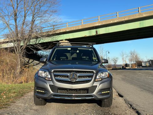 Used 2015 Mercedes-Benz GLK 350 4MATIC image 2