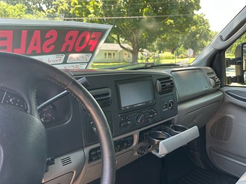 Used 2005 Ford F350 XLT AWD/4WD image 9