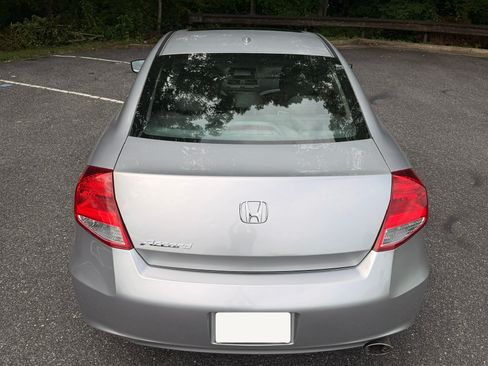 Used 2011 Honda Accord EX-L image 2