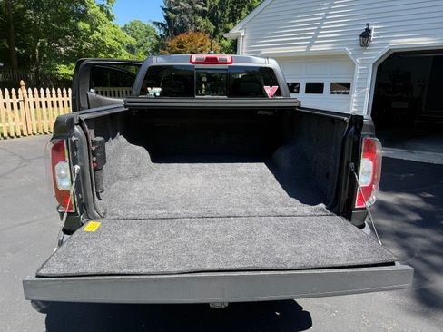 Used 2016 GMC Canyon SLT AWD/4WD image 4