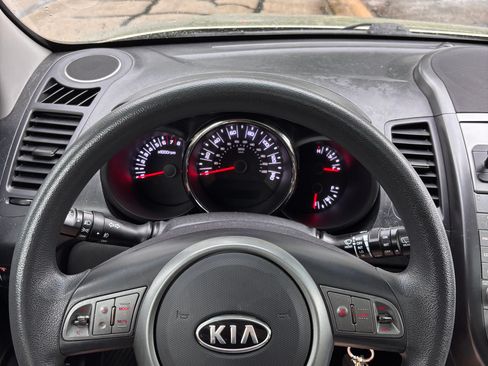 Used 2011 Kia Soul + w/ Audio Pkg FWD image 13