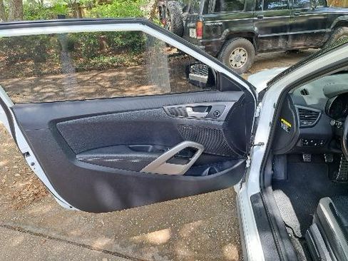 Used 2015 Hyundai Veloster Turbo w/ Option Group 04 image 27