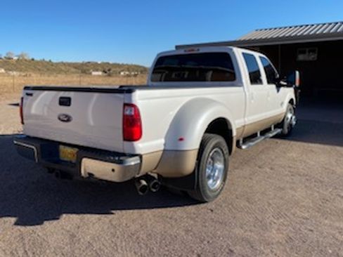 Used 2011 Ford F350 Lariat w/ Lariat Interior Pkg image 4