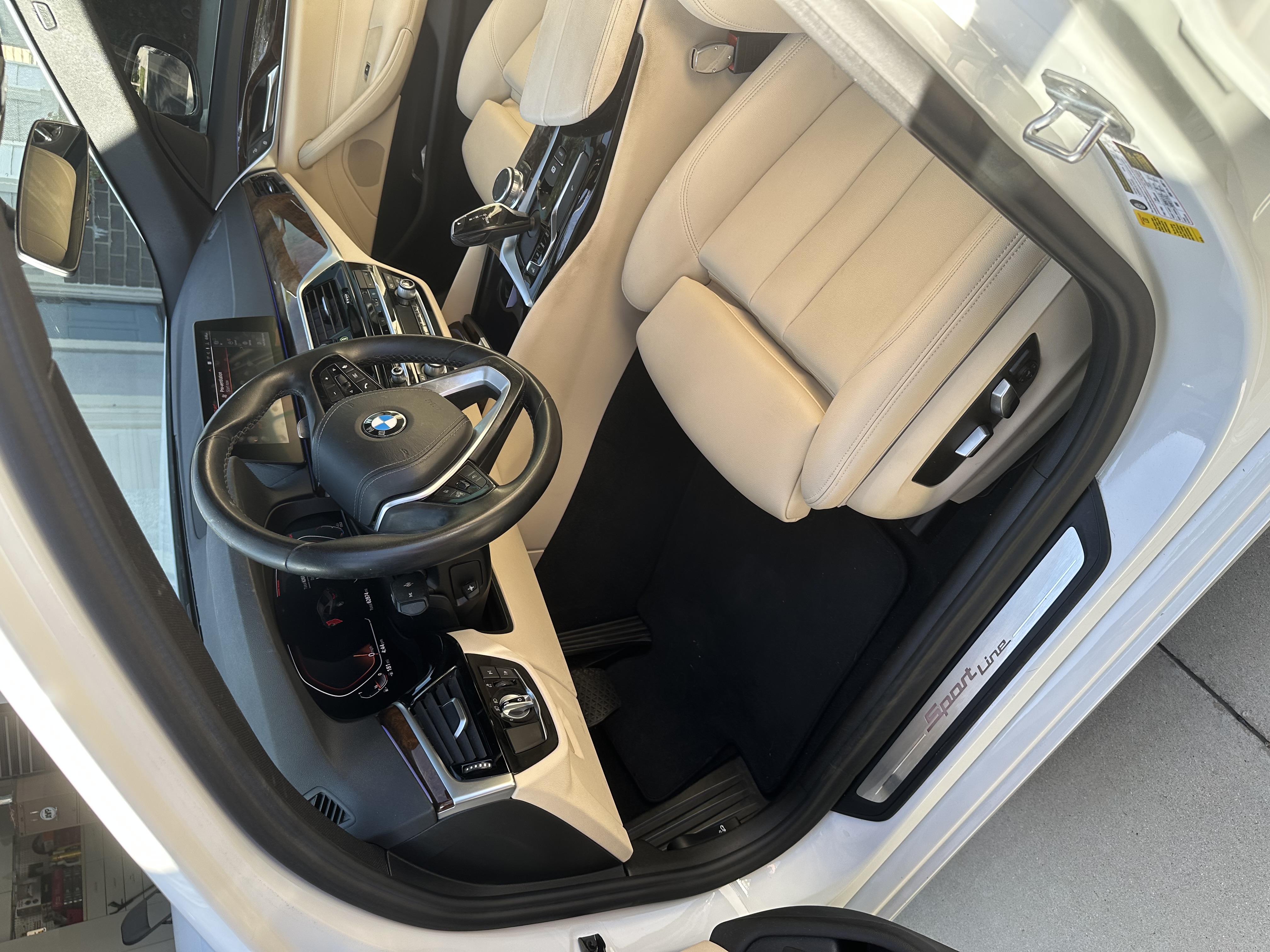 Used 2020 BMW 530i w/ Convenience Package RWD image 9