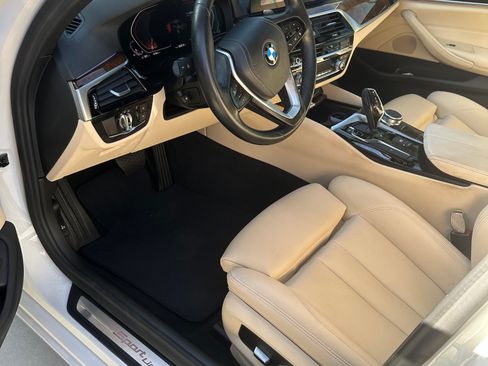 Used 2020 BMW 530i w/ Convenience Package RWD image 9
