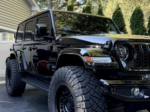 Used 2024 Jeep Wrangler High Altitude image 11