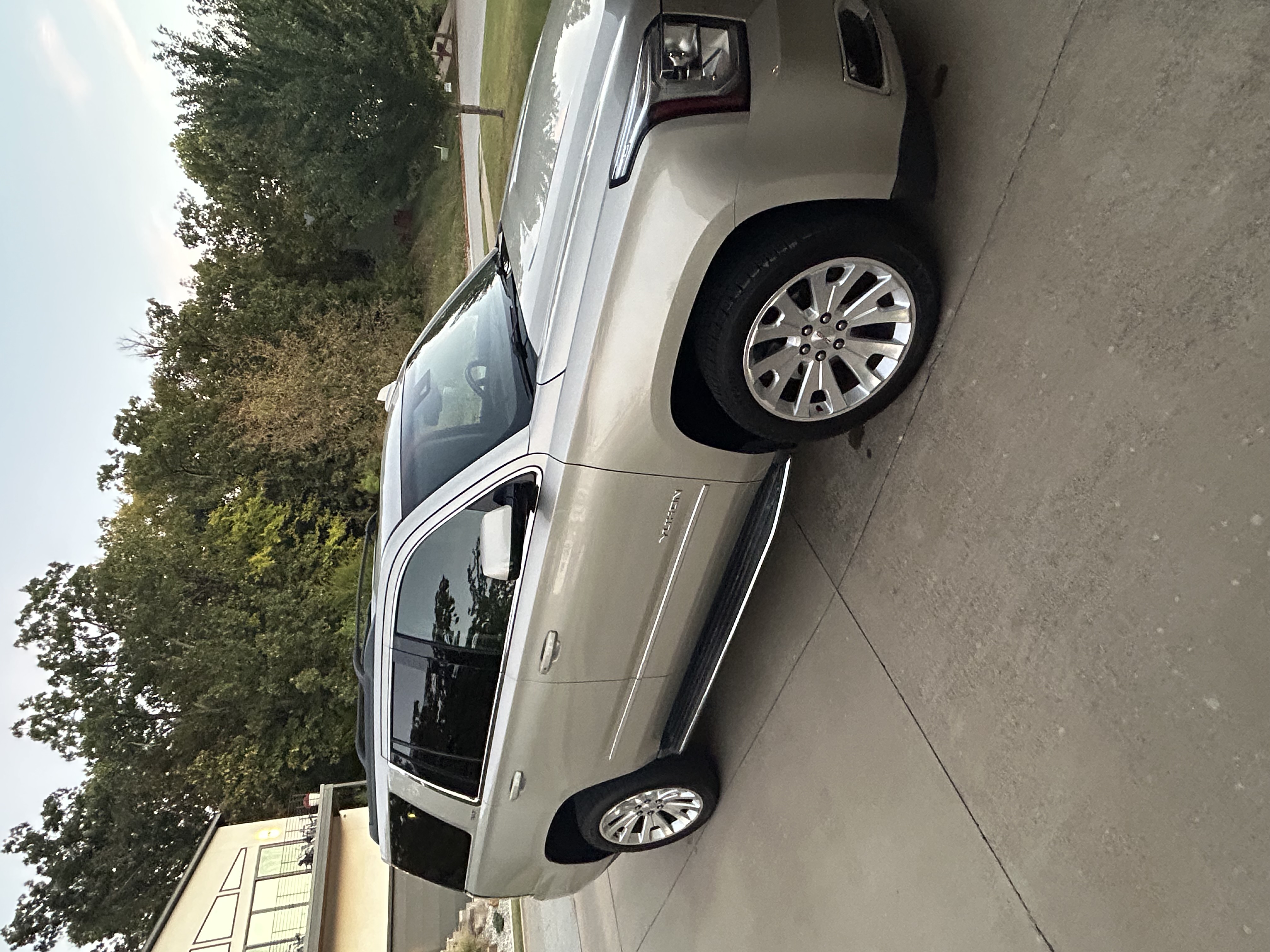 Used 2017 GMC Yukon SLT w/ Open Road Package RWD image 22