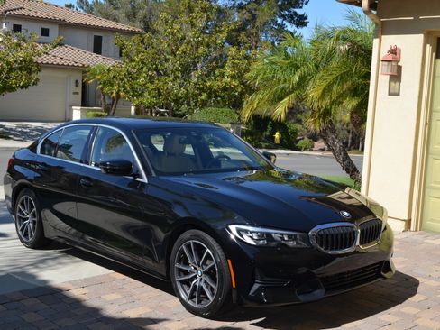 Used 2019 BMW 330i Sedan RWD image 4