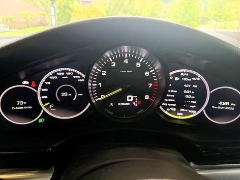 Used 2018 Porsche Panamera 4 image 12