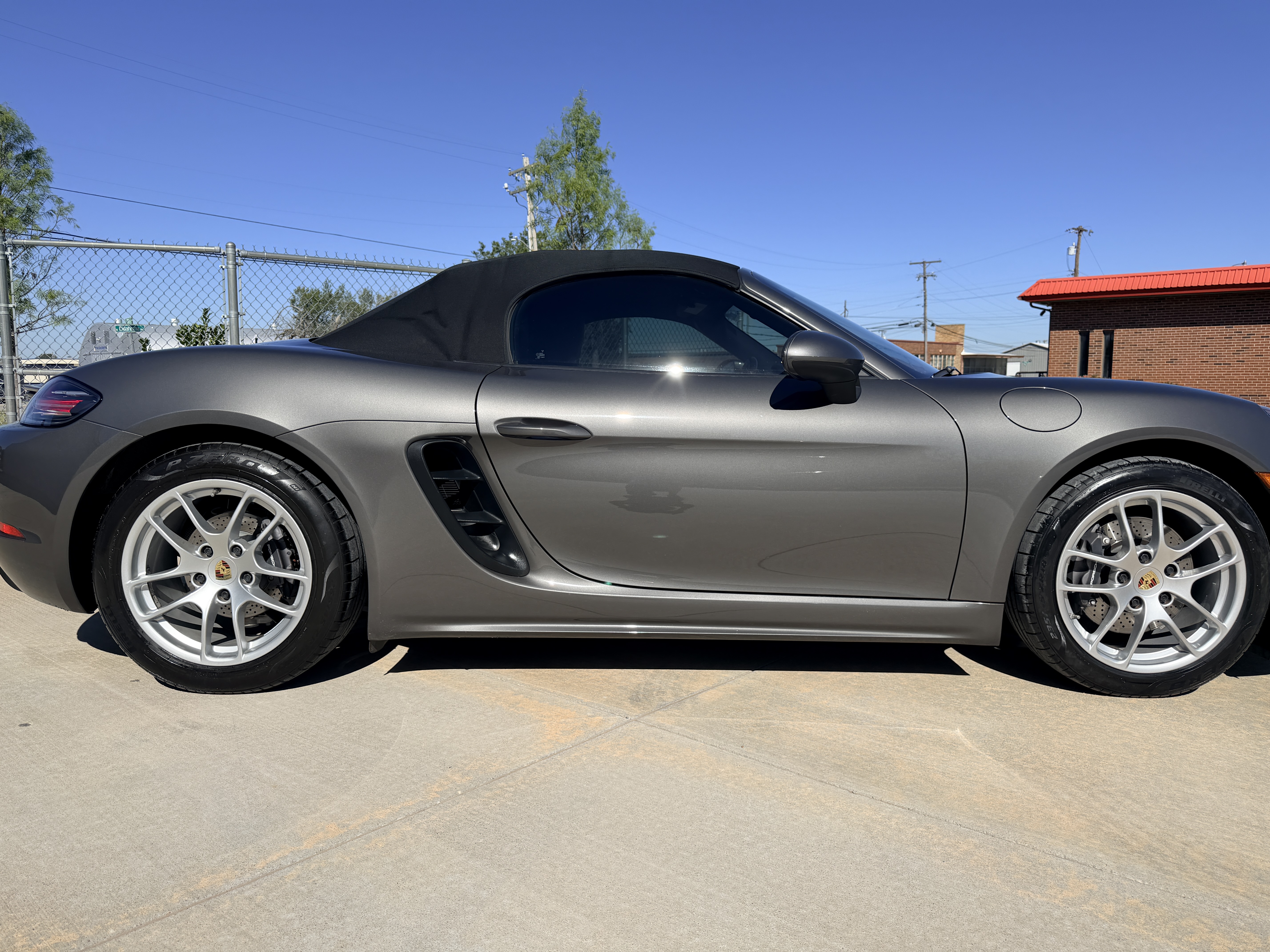 Used 2017 Porsche 718 Boxster RWD image 4