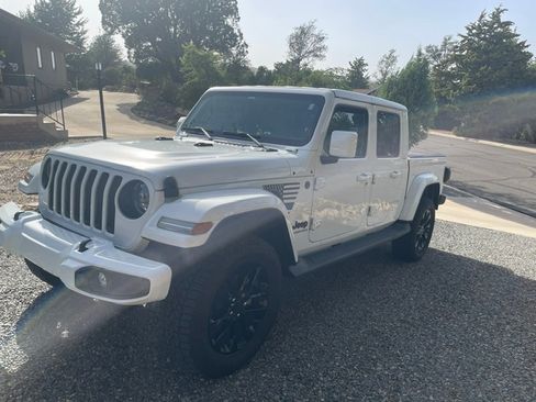 Used 2023 Jeep Gladiator Overland AWD/4WD image 2