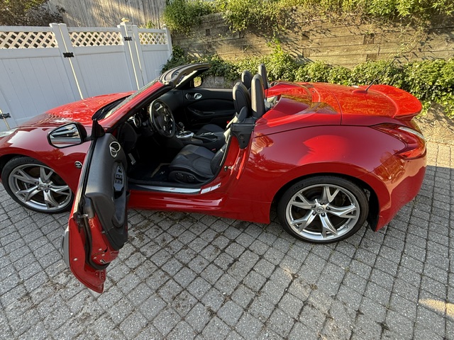 Used 2012 Nissan 370Z Touring w/ Sport Pkg RWD image 6