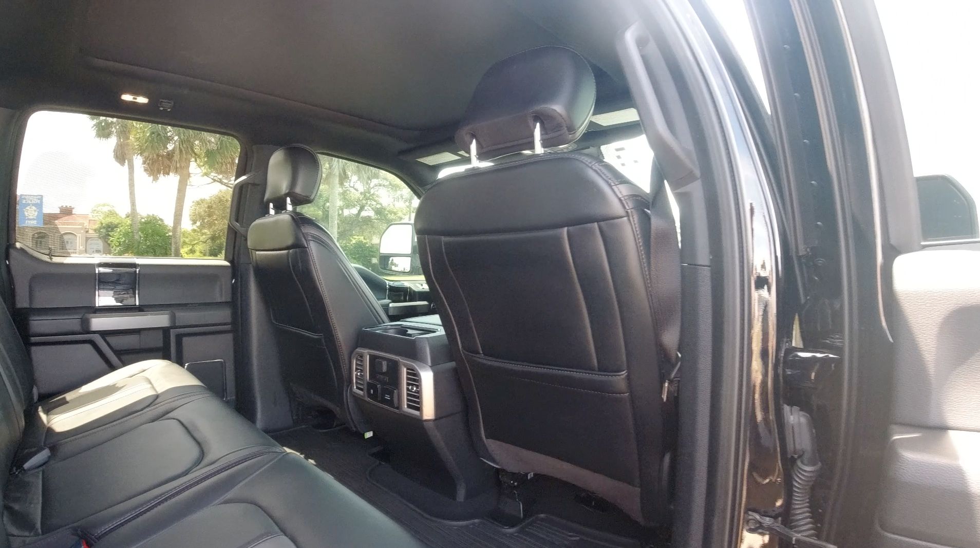 Used 2020 Ford F450 Platinum w/ FX4 Off-Road Package AWD/4WD image 21