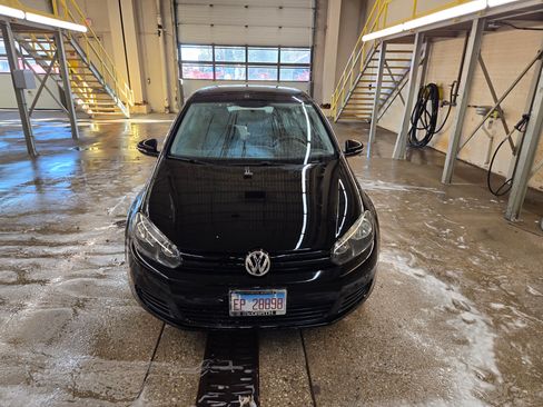 Used 2010 Volkswagen Golf 2-Door image 5