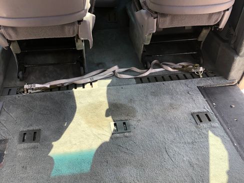 Used 2000 Dodge Grand Caravan SE image 14