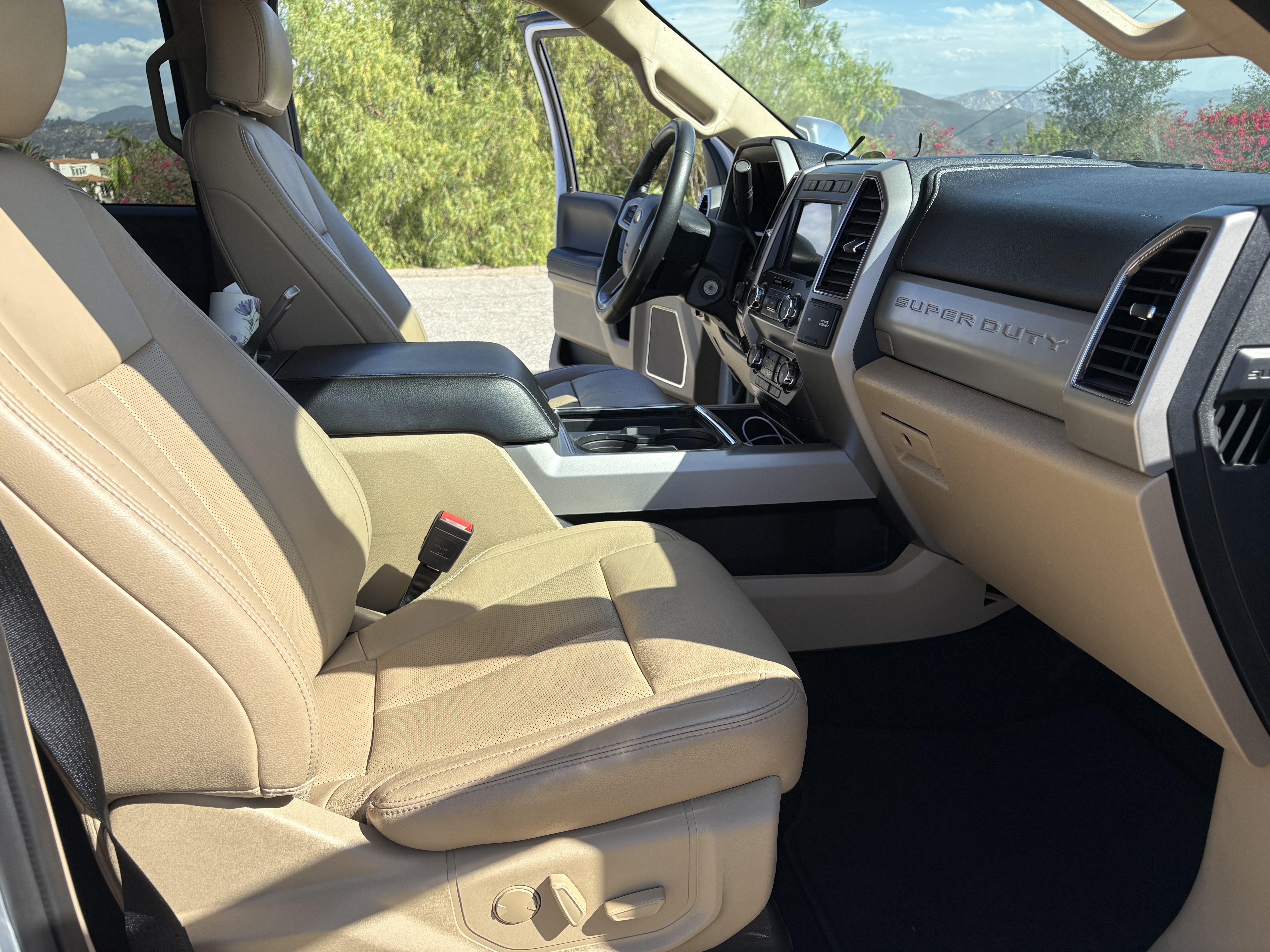 Used 2020 Ford F250 Lariat w/ Chrome Package AWD/4WD image 16