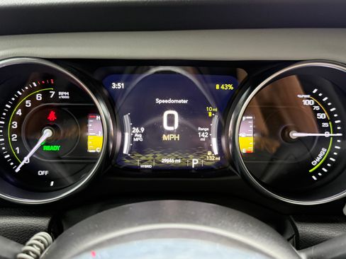 Used 2023 Jeep Wrangler Unlimited Sahara image 16